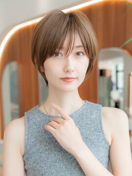 メゾンバイハバナ(maison by HAVANA) 20代30代大人かわいい斜めバングデザインカラーシルキーベージュ