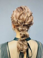 ヒュミ(hymy) 編みおろし/参列ヘア/二次会ヘア/モテ髪