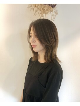 メロウ(mellow) まろやかベージュ☆やわらかく自然に流れるお顔まわり☆