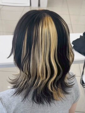 ヘアー ワークス ボナ 前橋店(HAIR WORKS bona.) 黒髪に大胆なアクセント◎ウェーブミディボブ/ブリーチ