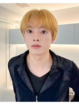 ノラ ウメダ(NORA UMEDA) 抜きっぱなしブロンドケアブリーチシースルーマッシュ韓国ヘア