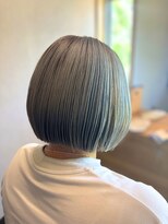 オト(oto)&nbsp;透明感赤み消しカラー小顔フェイスレイヤー切りっぱなしボブ