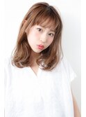 定番ミディの大人上品なゆるパーマ