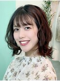くびレイヤーエモージュ斜めバング小顔愛されグレージュカラー