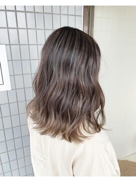 ラウレア(LAULEA) バレイヤージュ×グレージュ