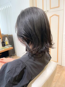 ネオリーブ チロル 横浜西口店(Neolive CiroL.) 肩上ボブ 切りっぱなし