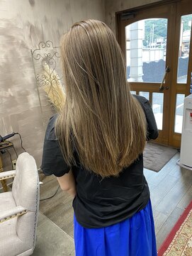 モニュメント(Monument) 外国人風ハイトーンバレイヤージュ