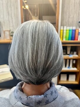 リリー(LILY) 前下がりボブ