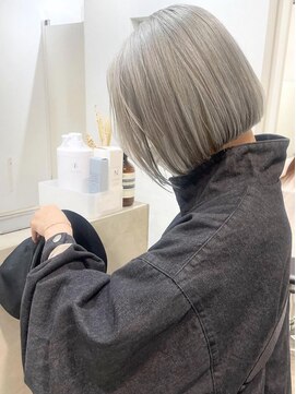 ジーナ(XENA) ケアブリーチ×ハイトーンカラー×ペールグリーン(渋谷)