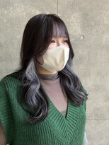 デューヘアー(due hair) 顔周りレイヤー毛先パツッとロングスタイル