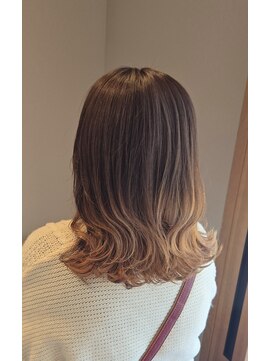 シスイ(sisui) ベージュのグラデーションカラー