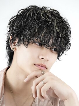 オーシャントーキョーウエスト 心斎橋 (OCEAN TOKYO WEST) 波巻きパーマツイストスパイラルパーマセンターパートウルフ