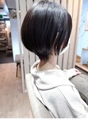 首が細くなる“丸みショート”