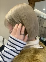 ケンジ 横須賀中央(KENJE)&nbsp;横須賀ベージュミルクティーブロンドハイトーンボブベージュ