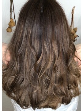 ウル(Ulu) ミルクティーカラー