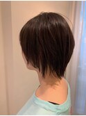 大人かわいい小顔ワンサイドショートボブ黒髪前下がり