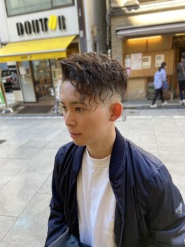 ドルクス 日本橋(Dorcus) 東京barber日本橋フェード前下がりツイストスパイラル