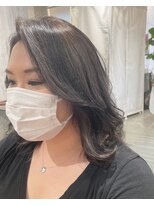 ライズ バイ レボ(RISE by REVO)&nbsp;ペールベージュセクションカラーグラデーションカラー外ハネボブ