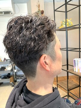 ユリイカビヨウシツ ツイストパーマショート