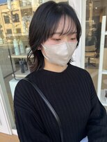 ヘアデザイン ソラ(Sola)&nbsp;ふんわりくびれ外ハネレイヤーミディ×黒髪暗髪