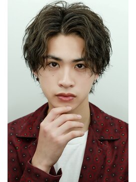 リップスアネックス 大宮(LIPPS annex) 波巻き センターパートウルフ