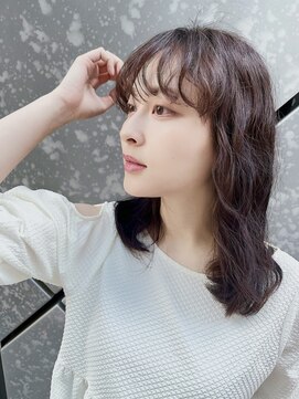 レア 銀座(Le'a) ブルベダークアッシュミストバングエアリーカールうるツヤ/飯出