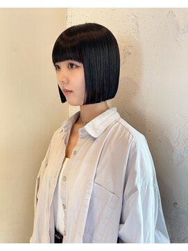 ルーム(Loom.) 黒髪ボブぱっつん前髪ボブミニボブ切りっぱなしボブ
