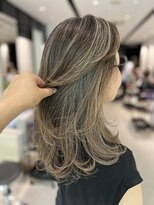 ハイライト履歴と白髪を活かした白髪ぼかしカラー