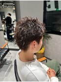 くせ毛を生かしたスパイキーショート