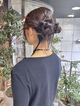 ヘアーアンドメイク ビス(HAIR&MAKE bis) ねじねじアレンジ☆ももこ