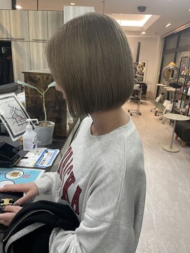 ノーム バイ アウラ(norm. by aura) ダブルカラー　ミルクティーベージュ　ブリーチ