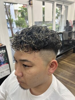 バーバー、カジュアル、ビジネス、プライベートスタイルまで繊細に再現！メンズの髪を熟知したプロがご提案