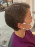 上品シルエットのショートボブ