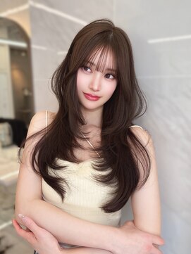 キティー サカエ(kiti SAKAE) グレージュ/レイヤーカット/ハッシュカット/オリーブベージュ/栄