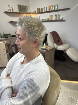 シラス(SiLasu) ホワイトベージュ×ベリーショート