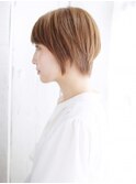 大人可愛いショートボブスタイル
