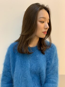 スリー(THREE) ナチュラルミディアム