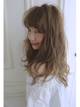 ネウィ ハウオリ 札幌駅前(newi hau'oli) 濡れ髪　切りっぱなし　オリーブカラー　セミウェットウェーブ