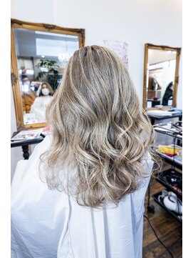 ヘアーメイク ダンス(hair make DANCE) ホワイト系　シャドールーツバレイヤージュ!