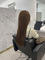 イレス 札幌駅南店(IRESU)&nbsp;ミディアムヘア斜めバンググレージュカラーシルキーベージュ