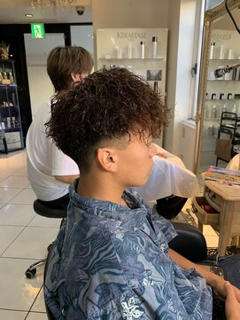 アイズ 海老名(AIZU) 波巻きパーマ波巻きスパイラルパーマフェードカット