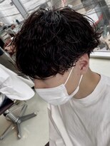 フィフスワン(fifth one)&nbsp;波巻きスパイラルパーマツイストスパイラルパーマセンターパート