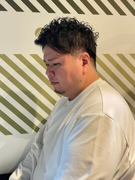 バーバーバー アカバネ(BARBER-BAR AKABANE) 働く男のアップバング×ナチュラルワンカールパーマ#1