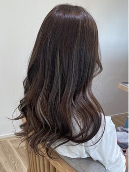 チアーズ(CHEERS)の写真/《ライフスタイルに合わせたカラー提案が◎》ナチュラル～ブリーチ・Wカラーまで幅広いMENUが嬉しいPoint!