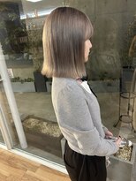 バイ ユア オウン フラワーズ コロン カバ 松本駅前(buy your own flowers : kava)&nbsp;透明感抜群ブリーチミルクティーベージュ切りっぱなしボブ
