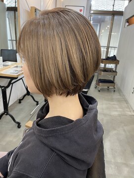 シェア 天王寺(share) 首なが美人ショートスタイル[グレーベージュ/グレージュカラー]