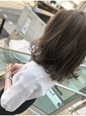 大人かわいいくびれミディラベンダーインナーカラー