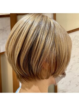 アリエッタ ギンザツー(ARIETTA GINZA2) 白髪ぼかしショートヘア