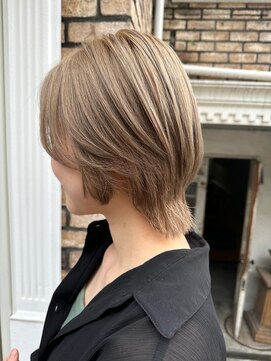 ロイジー(roijir) 表参道 roijir くすみベージュ×ショートウルフ