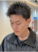 黒髪スパイキーショート